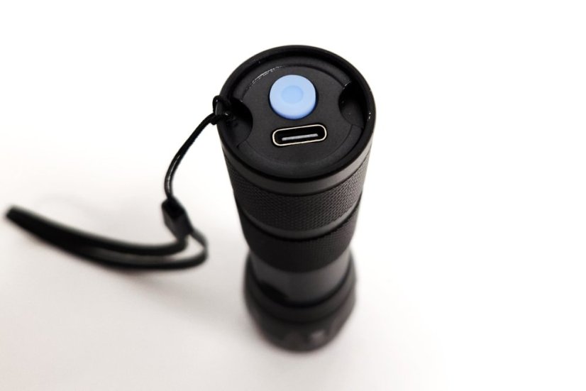 UV baterka 2v1 (365 nm + 395 nm)