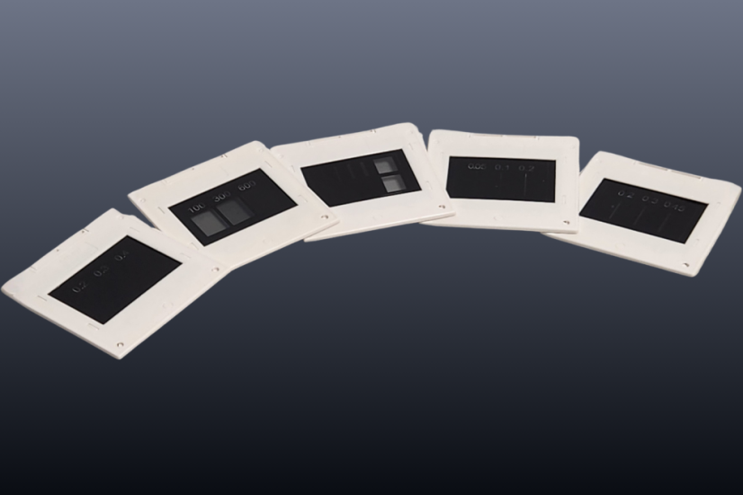 Sada difrakčních mřížek v rámečku